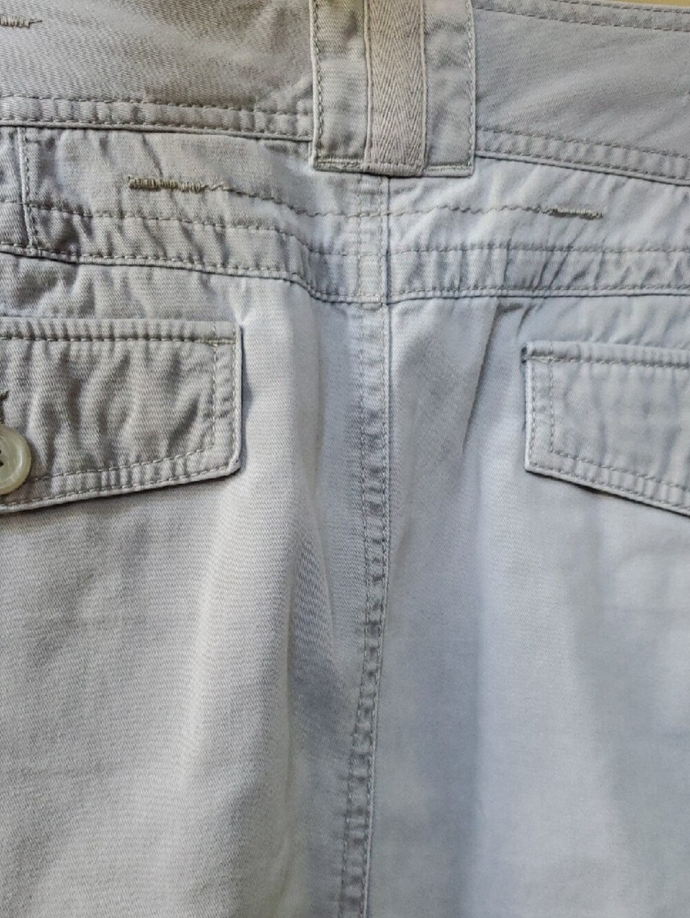 Eddie Bauer Light Gray Skirt with Olive Green Label and Yellow Stitching - Picture 8 of 11